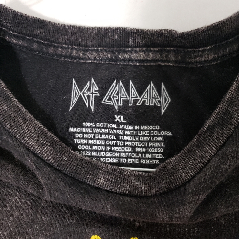 Def Leppard Blue Eye High n Dry t-shirt Men's Medium Fitted acid wash black - Picture 6 of 7